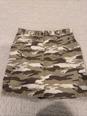 GAP Camouflage Cargo Mini Skirt in Olive, Brown & Cream